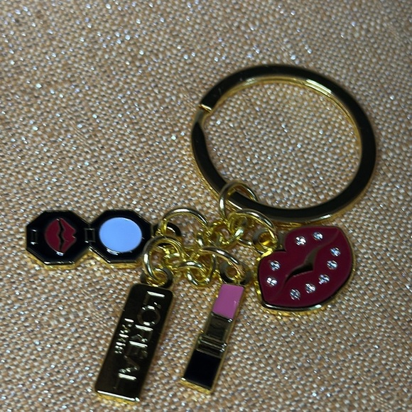 💋LOREAL💋Glam Keyring with Jeweled Kiss, Lipstick & Compact Charms/NIP - Picture 2 of 3